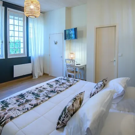 Demeures Et Chateaux L'hermitage Otel